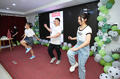 �Ϸֿ옷���𱬾W���Օ�